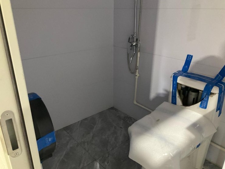 #4070-•-unused-raysky-mobile-toilet-image-8
