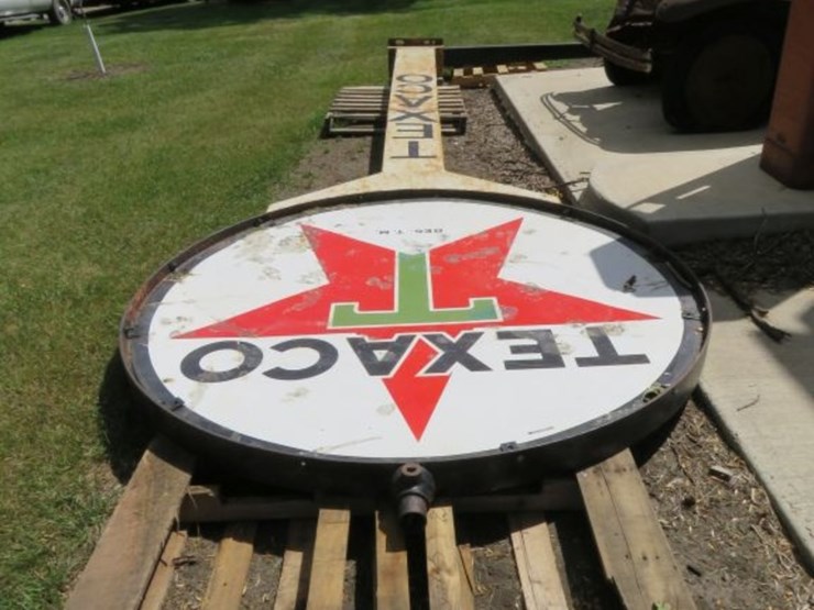 texaco-porcelain-sign-on-pole-with-frame-image-1