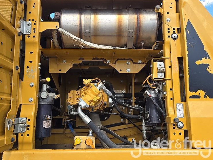 2019-caterpillar-336-image-38