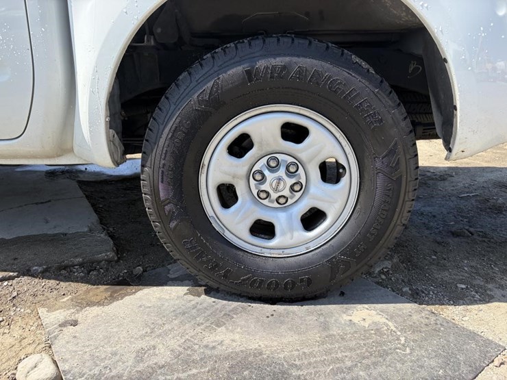 2016-nissan-frontier-image-6