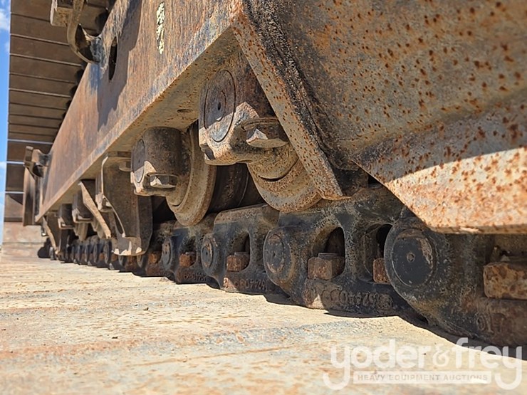2019-caterpillar-336-image-18