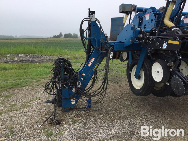 2009-kinze-3700-image-11