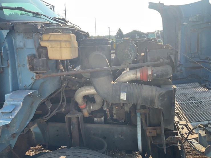 #1993-•-chevrolet-kodiak-single-axle-semi-tractor-image-57