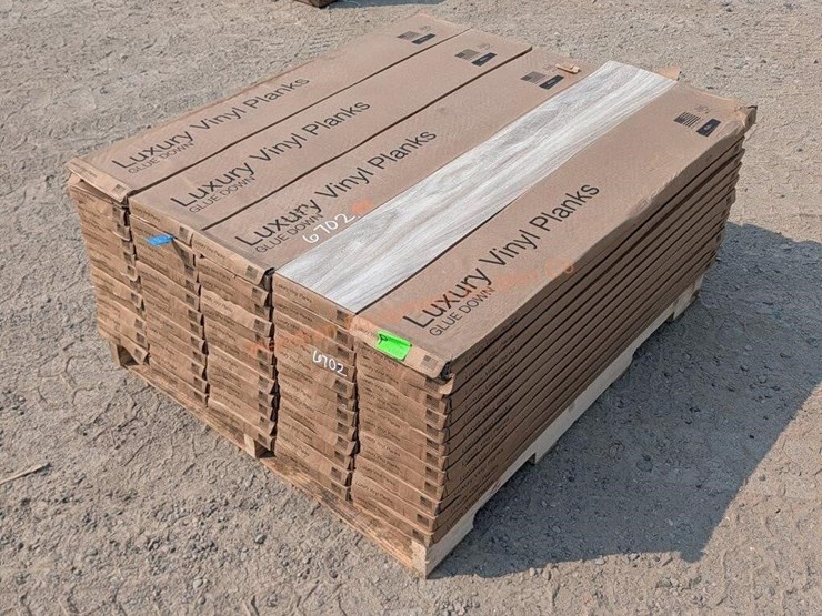 glue-down-luxury-vinyl-planks-image-1