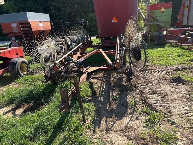 h&s-12-wheel-bi-fold-rake-image-1