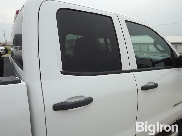 2017-chevrolet-k2500-image-18