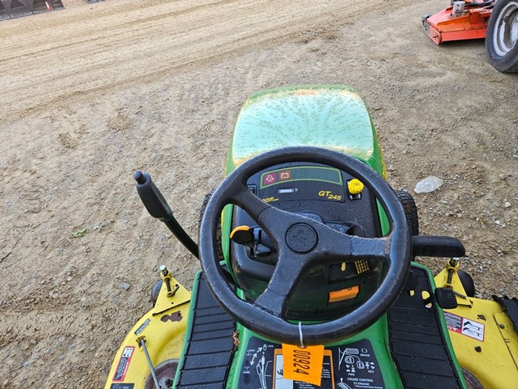 john-deere-245-image-26