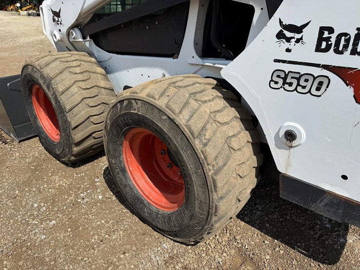2018-bobcat-s590-image-15