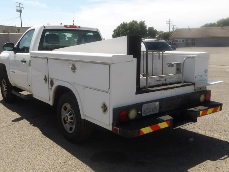 2011-chevrolet-silverado-2500-image-5