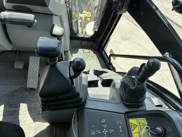 2007-caterpillar-430e-image-26