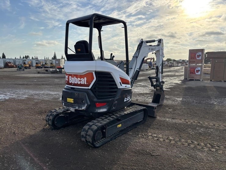 2021-bobcat-e26-image-3