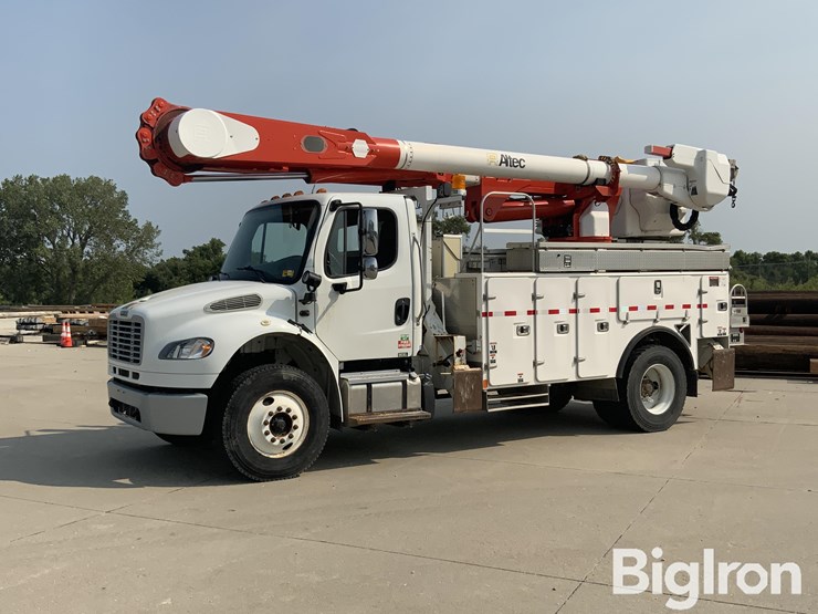2015-freightliner-m2-106-image-1