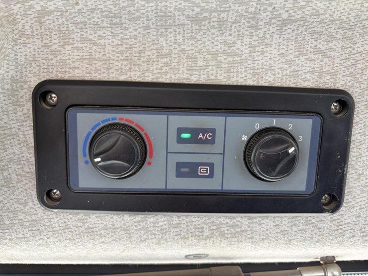 2022-xcmg-xc948u-image-28