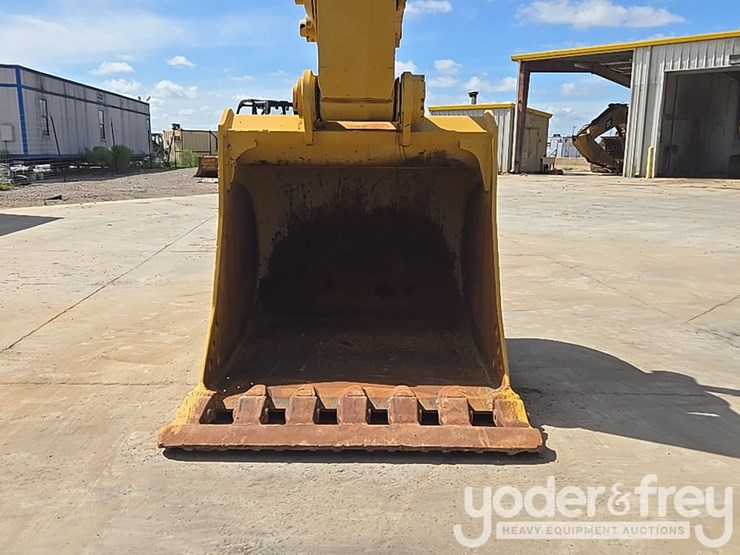 2019-caterpillar-336-image-22