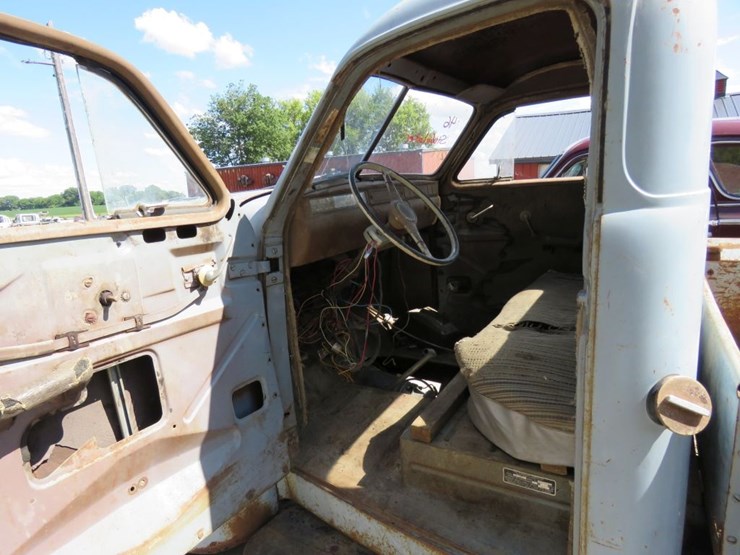 1946-studebaker-m5-13-pickup-image-8