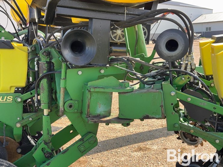 1997-john-deere-1760-image-16