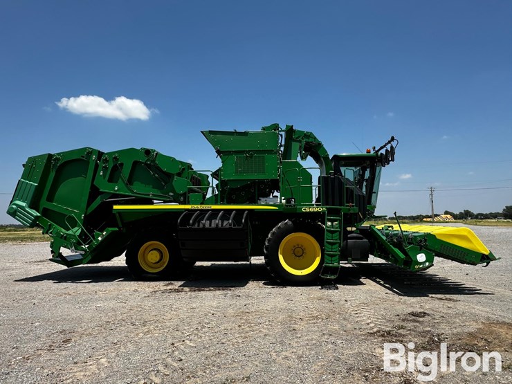 2016-john-deere-cs690-image-11