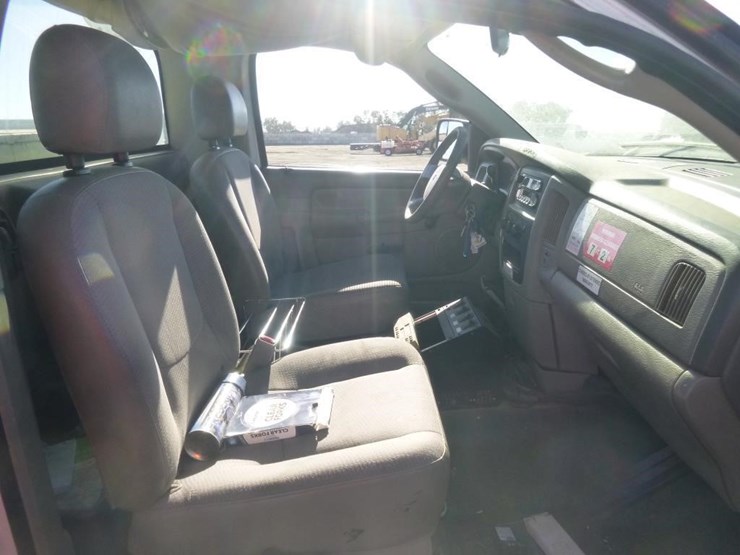 2005-dodge-ram-2500-image-17