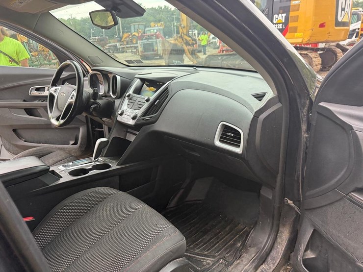 2013-chevrolet-equinox-image-12