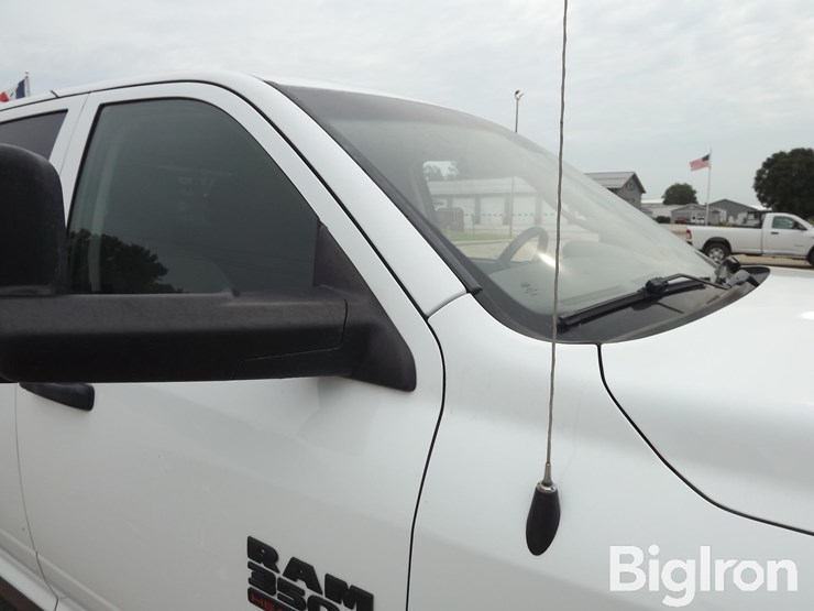 2016-ram-2500-st-image-19