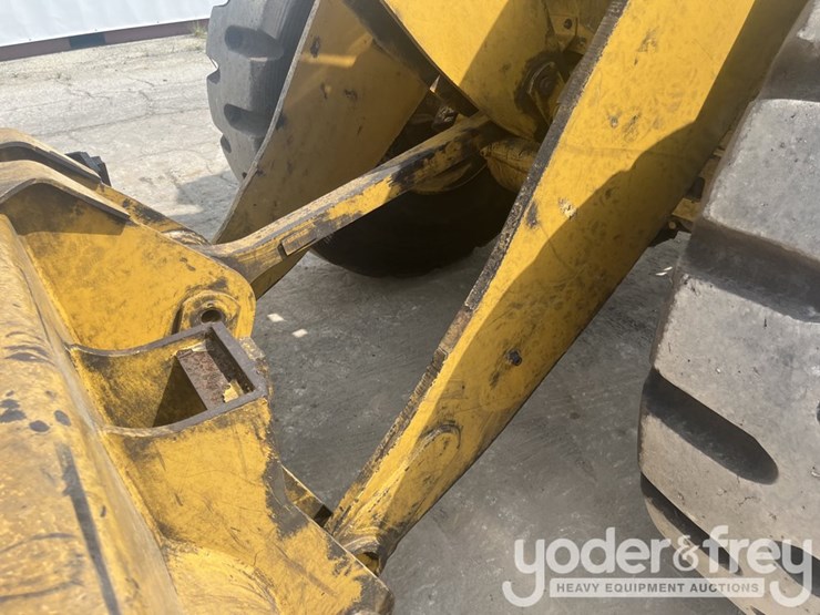 2016-caterpillar-926m-image-28