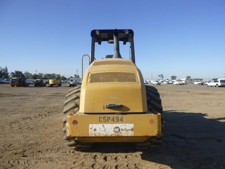2011-caterpillar-cp56-image-22