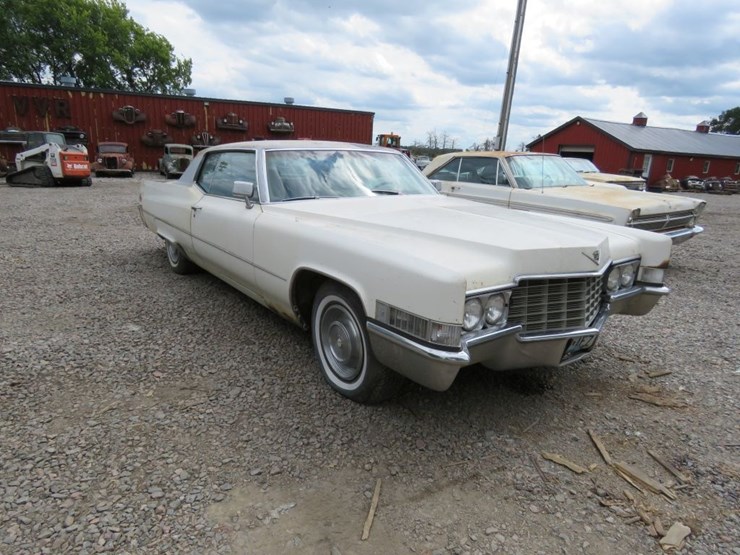 1969-cadillac-coupe-deville-2dr-ht-image-3