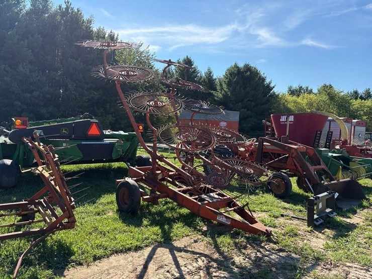 clark-10-wheel-rake-image-2