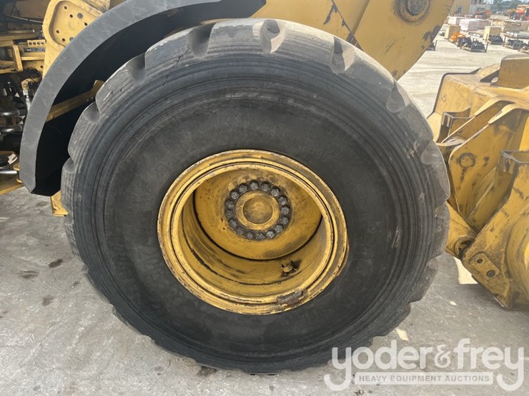 2016-caterpillar-926m-image-11