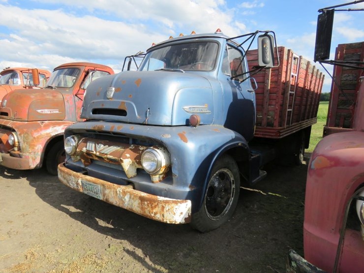 1954-ford-c600-image-4