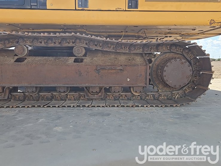 2019-caterpillar-336-image-11