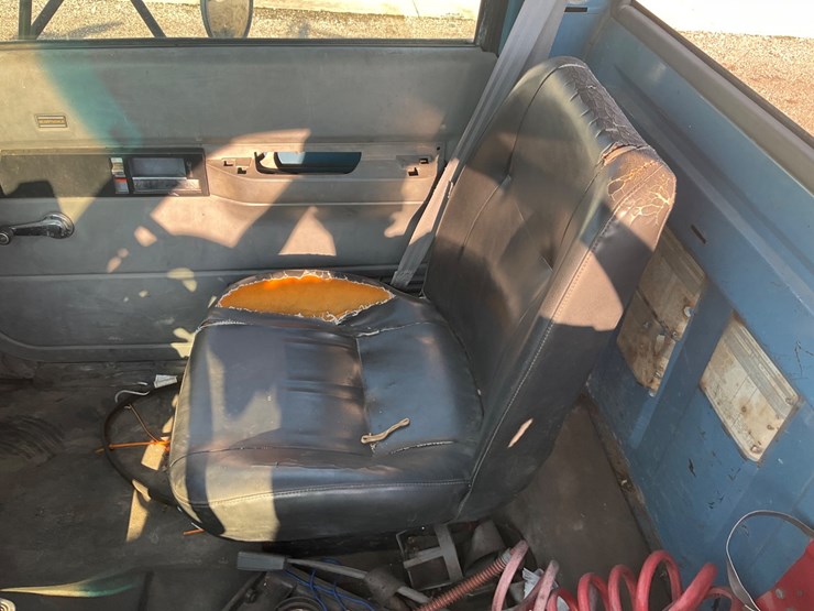 #1993-•-chevrolet-kodiak-single-axle-semi-tractor-image-99