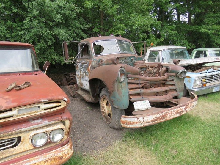 1950-chevrolet-truck-with-5-window-cab-image-2