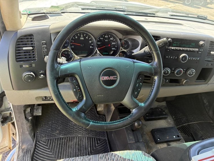 2012-gmc-sierra-2500hd-image-23