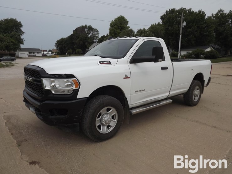 2019-ram-3500-tradesman-image-1