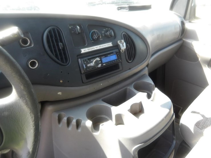 2002-ford-e350-image-18