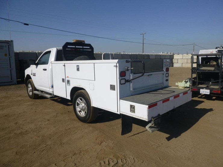2016-dodge-3500-image-5