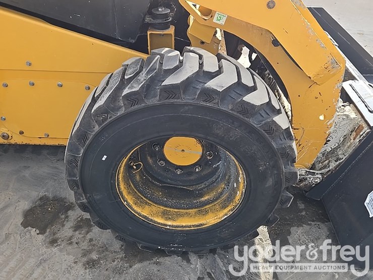 2020-caterpillar-272d-image-11