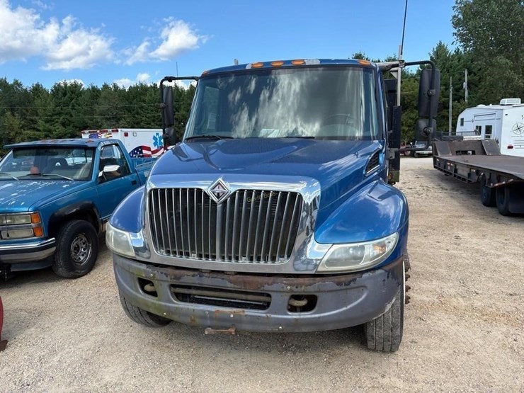 2005-international-durastar-4300-image-2
