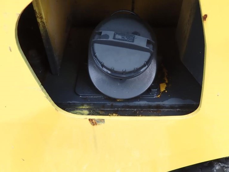 2008-komatsu-g25-forklift-image-11