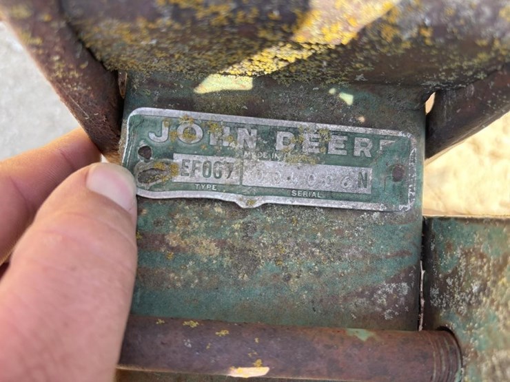 l2---jd-front-row-cultivator-ef00715-image-2