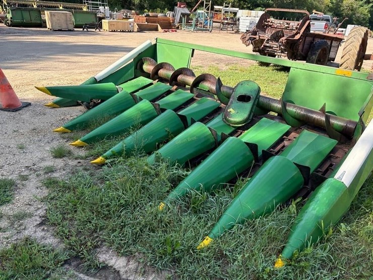 john-deere-8-image-2