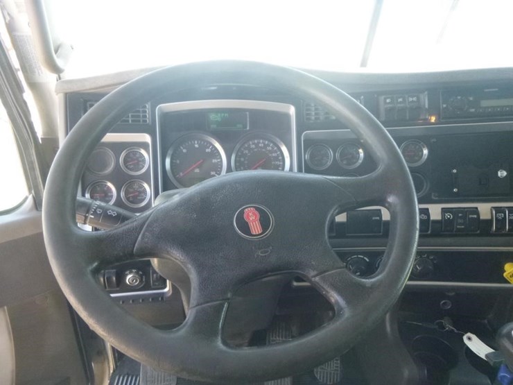 2011-kenworth-t400-image-11