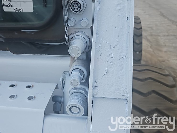 2011-bobcat-s185-image-16