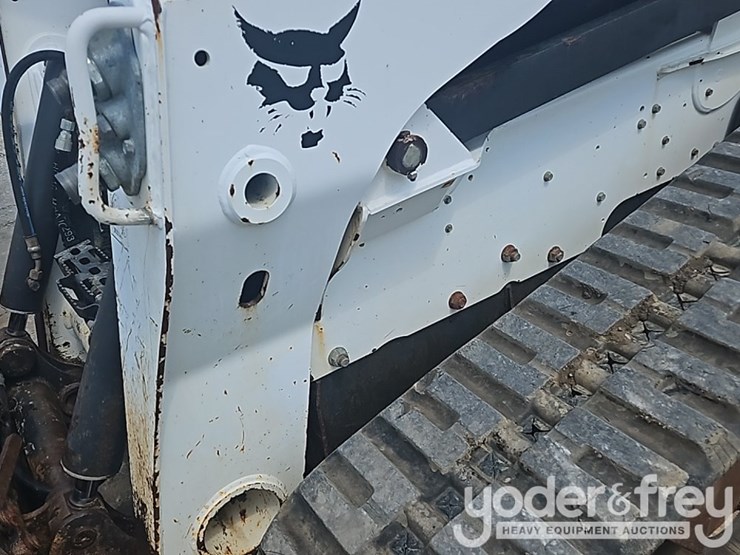 2020-bobcat-t870-image-27