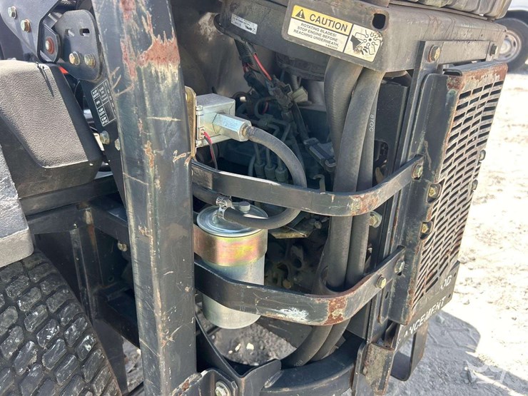 2013-toro-z-master-52in-zero-turn-commercial-mower-image-9