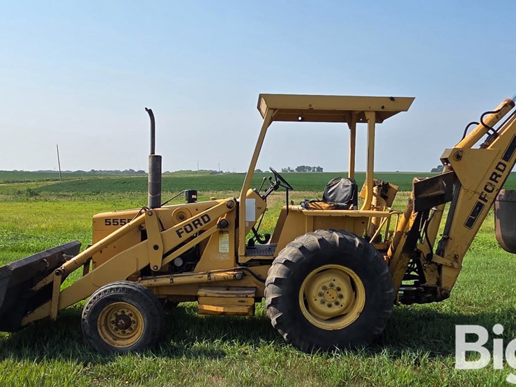 1986-ford-555b-image-9