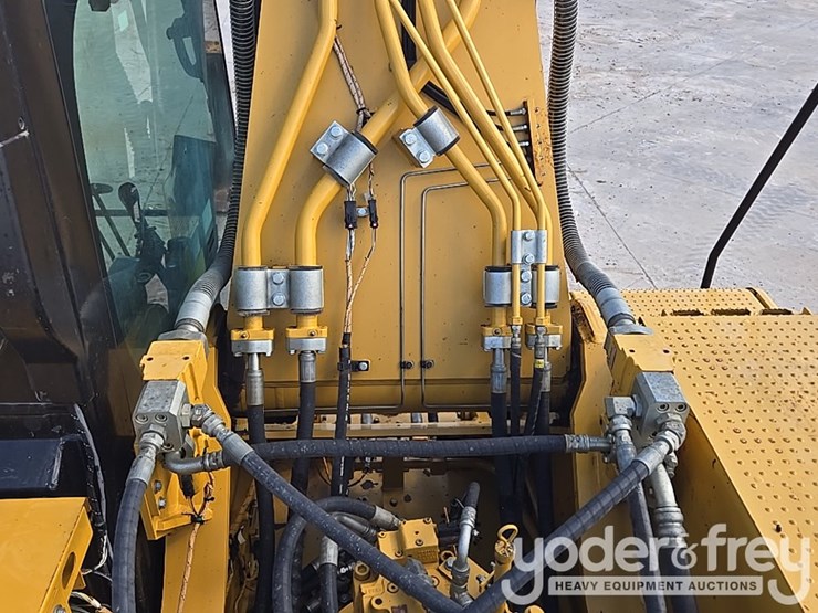 2019-caterpillar-336-image-51