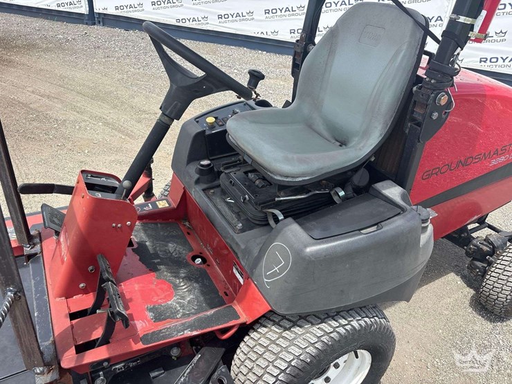 2015-toro-groundsmaster3280d-image-10