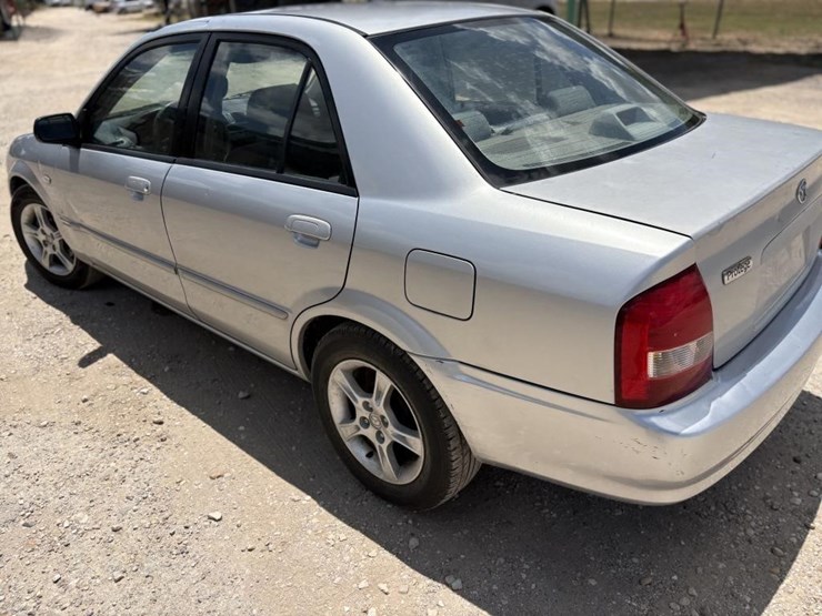 l1---2003-mazda-protege-lx-image-5